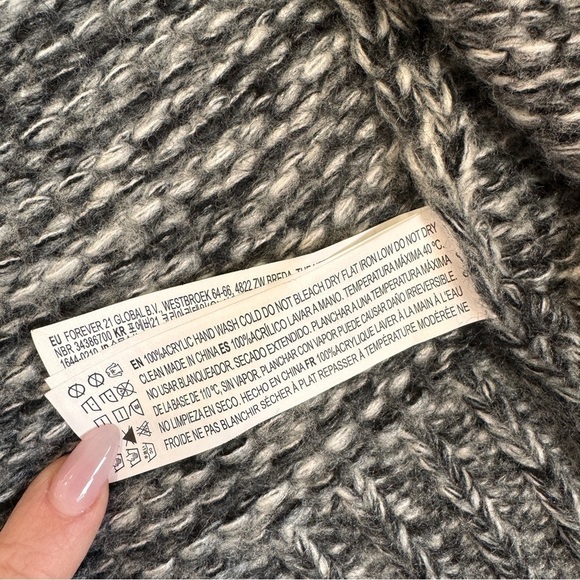 Forever 21 Contemporary Cozy Fuzzy Front Open Cardigan with Pockets (small) - Picture 8 of 8